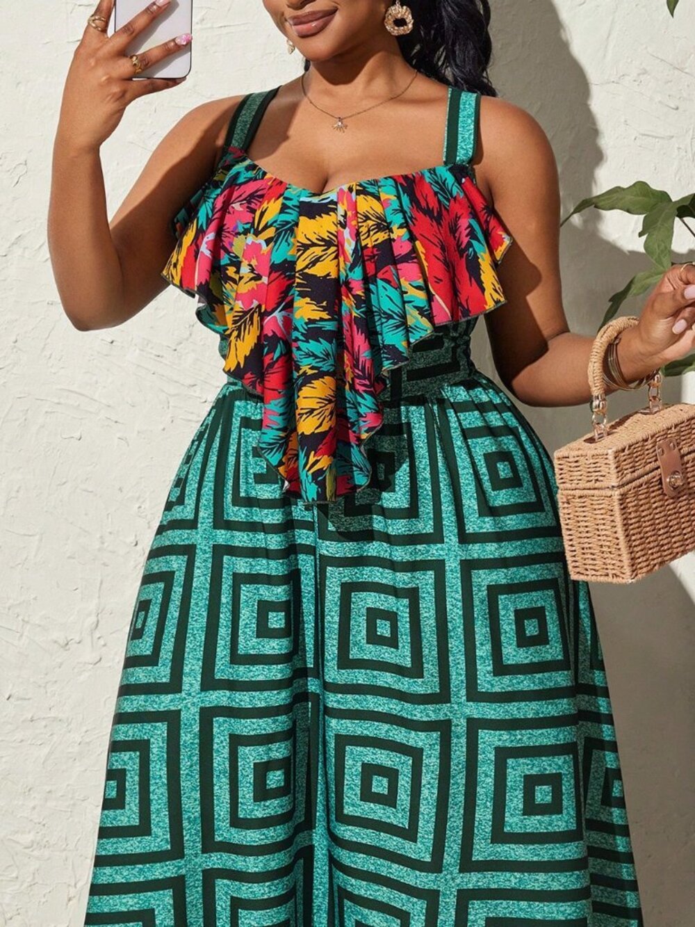 Green Boho Women's Plus Size Geometric Tropical Print V-Neck Pleated Dress - Picture 3 of 7